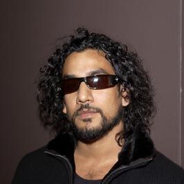 Foto Naveen Andrews