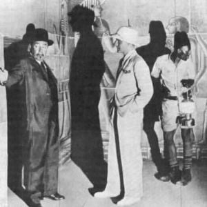 Foto Charlie Chan no Egito