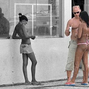 Foto Cinderelas, Lobos & um Príncipe Encantado