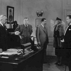 Foto Charlie Chan na Ópera