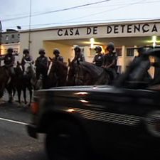 Foto Entre a Luz e a Sombra