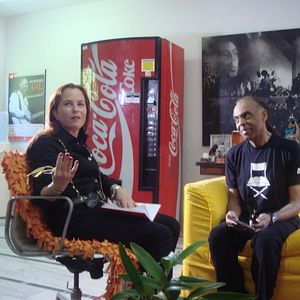 Foto O Homem que Engarrafava Nuvens