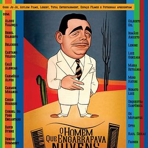 Foto O Homem que Engarrafava Nuvens