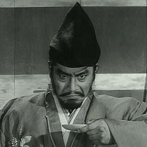 Foto Trono Manchado de Sangue