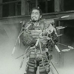 Foto Trono Manchado de Sangue