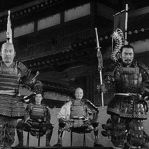 Foto Trono Manchado de Sangue