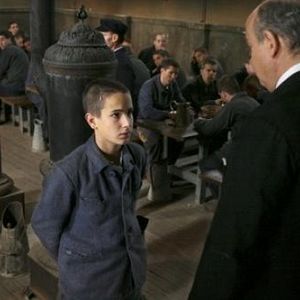 Foto Entre os Muros da Prisão