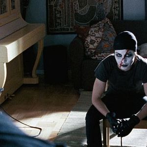 Foto A Menina que Brincava com Fogo