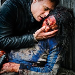 Foto A Menina que Brincava com Fogo