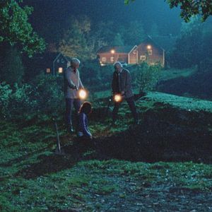 Foto A Menina que Brincava com Fogo