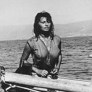 Foto A Lenda da Estátua Nua