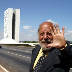 Foto O Sol - Caminhando Contra o Vento