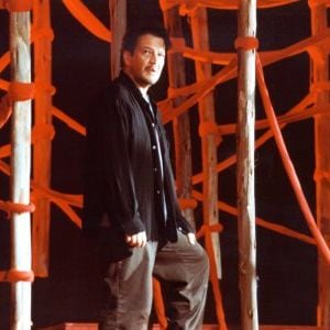 Foto Por Trás do Pano