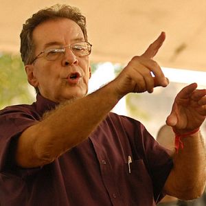 Foto O Homem Mau Dorme Bem