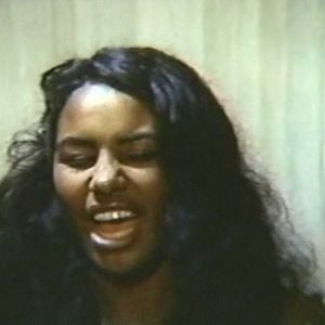 Foto Aluga-se Moças