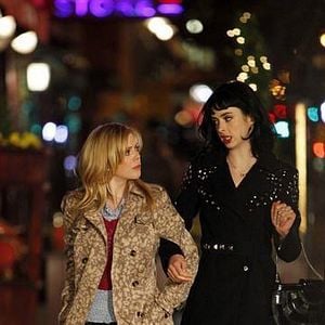 Foto Don't Trust The B---- in Apartment 23