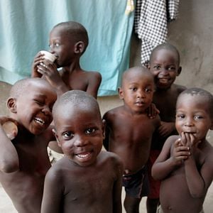 Foto Cartas para Angola