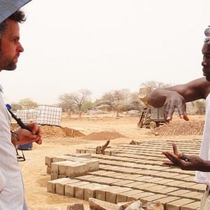 Foto Christoph Schlingensief e a Vila Opera em Burkina Faso