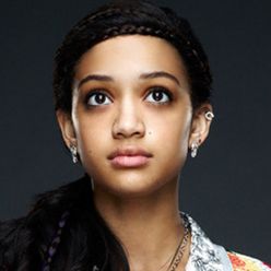 Foto Samantha Logan