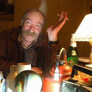 Foto Querida, Vou Comprar Cigarros e Já Volto