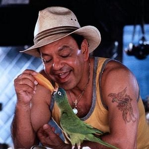 Foto Paulie - Um Papagaio Bom de Papo