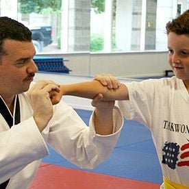 Foto Metendo os Pés pelas Mãos