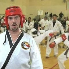 Foto Metendo os Pés pelas Mãos