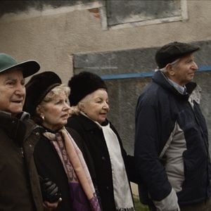 Foto No Place on Earth