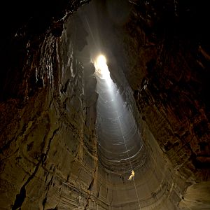 Foto No Place on Earth