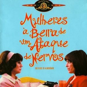 Foto Mulheres à Beira de um Ataque de Nervos