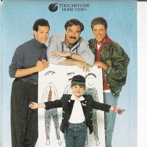 Foto Três Solteirões e uma Pequena Dama