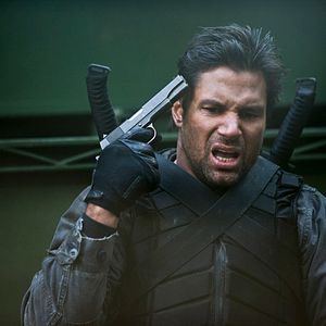 Foto Manu Bennett