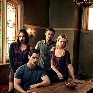 Foto Being Human (US)