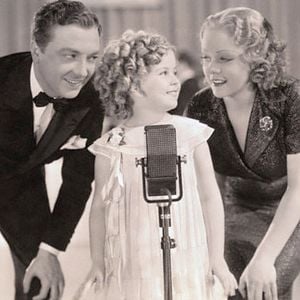 Foto Pobre Menina Rica