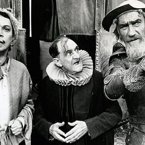 Foto Dom Quixote Cavalga de Novo