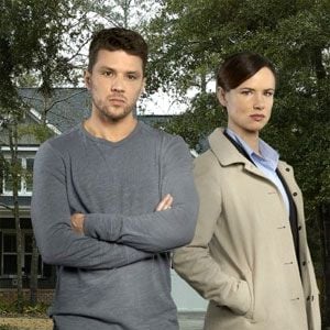 Foto Secrets And Lies (US)