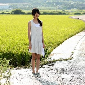 Foto Uma Garota à Porta