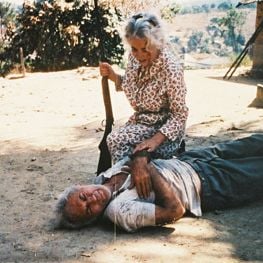 Foto Guerra Conjugal