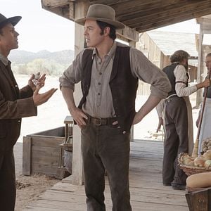 Foto Um Milhão de Maneiras de Pegar na Pistola