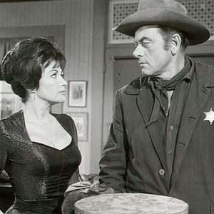 Foto Pistoleiros do Arizona