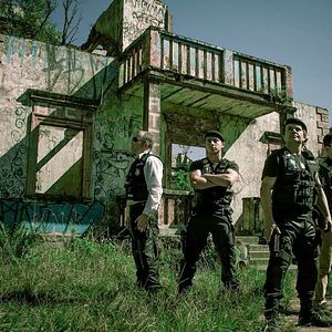 Foto Caçadores de Espécies e o Símbolo Secreto