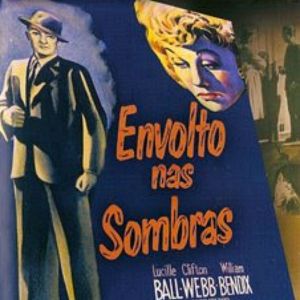 Foto Envolto nas Sombras