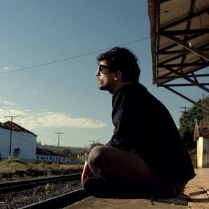 Foto Uma Dose Violenta de Qualquer Coisa