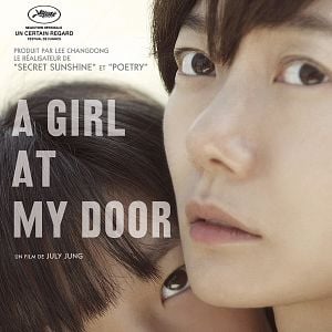 Foto Uma Garota à Porta