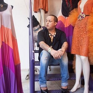 Foto De Gravata e Unha Vermelha