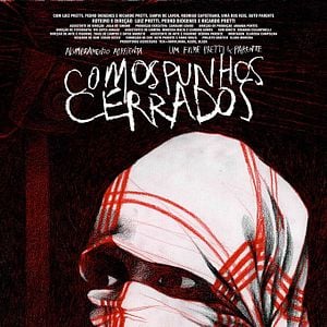 Foto Com os Punhos Cerrados