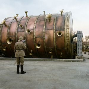 Foto Um Pombo Pousou num Galho Refletindo sobre a Existência