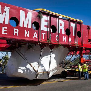 Foto Levitated Mass
