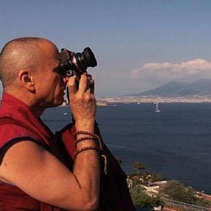 Foto Monk with a Camera