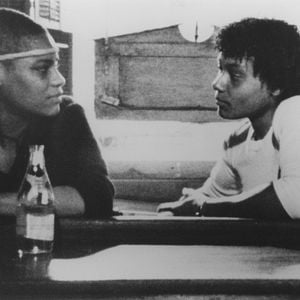 Foto Nascidas em Chamas